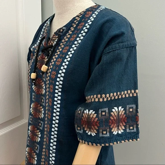 Vintage Embroidered Made in Mexico Dark Blue Heavy Linen Top - Picture 12 of 16
